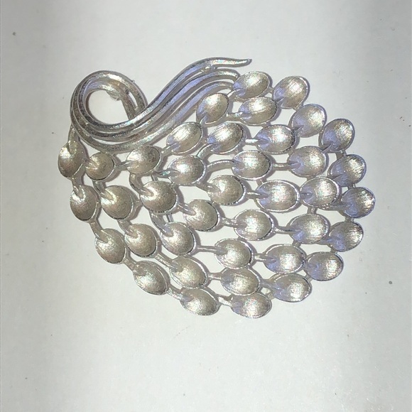Crown Trifari Jewelry - Trifari Crown Silver Tone Cascade Cluster Brooch